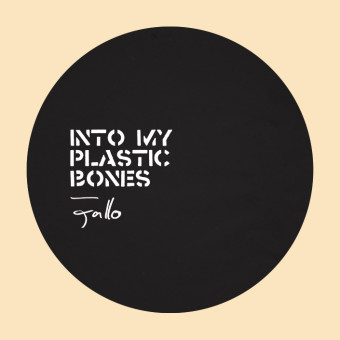 Into My Plastic Bones - Fallo