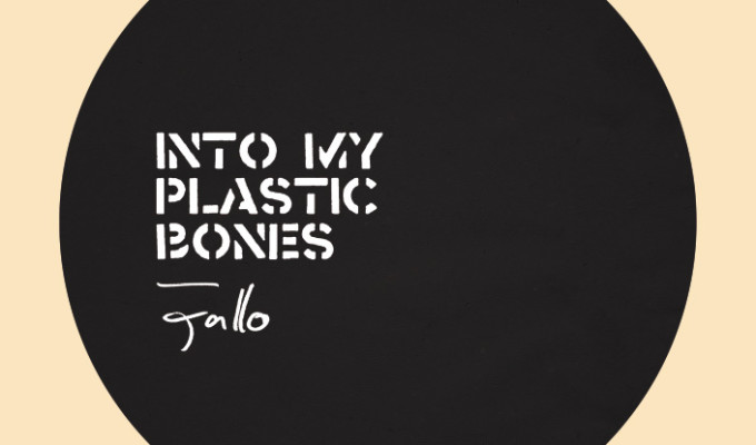 Into My Plastic Bones - Fallo